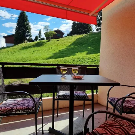 Valnaira Apartament *